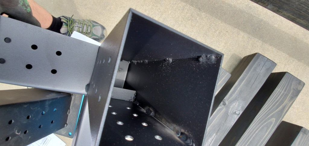 Toja Grid sloppy welds