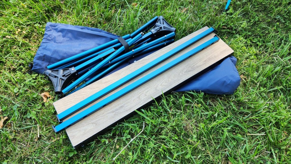 Montbell Multifolding camp table pack up